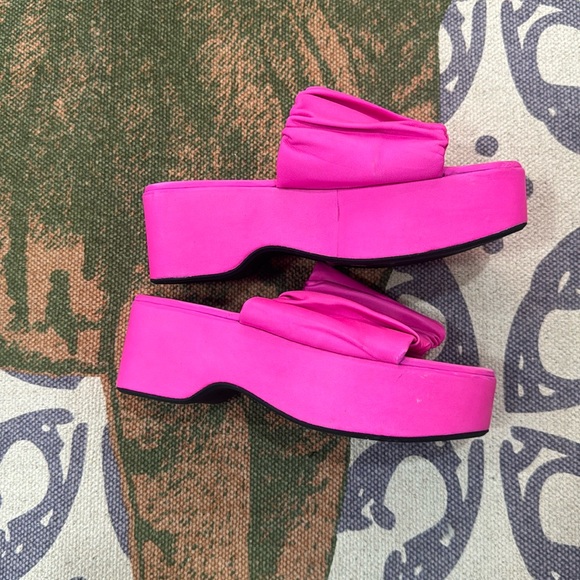 STAUD Shoes - STAUD platform heel pink